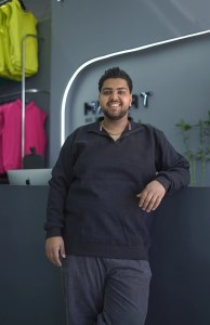 بلوز سلانیک نیم زیپ بیسیک AM
