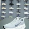 کتونی مردانه سایز بزرگ وارداتی NIKE رنگ طوسی روشن سایز 46