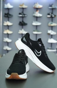 کتونی وارداتی مردانه سایز بزرگ NIKE