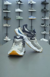 کتونی NEW BALANCE 9060